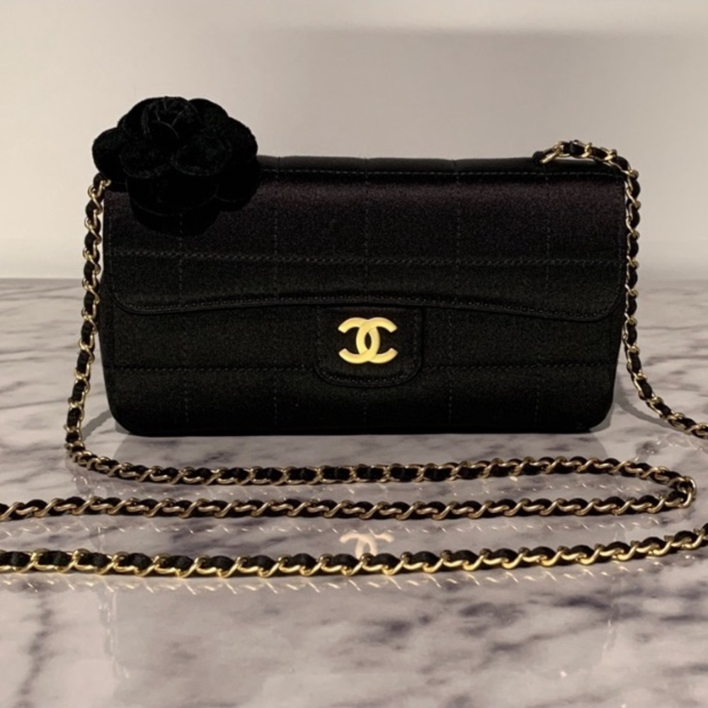 NEW Chanel Coco Bar Camelia Bag - Picture 3 of 10